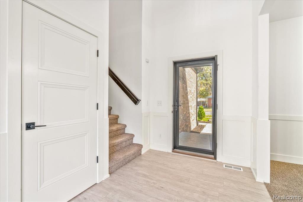 8319 Beatrice, Westland, MI — Photo 4