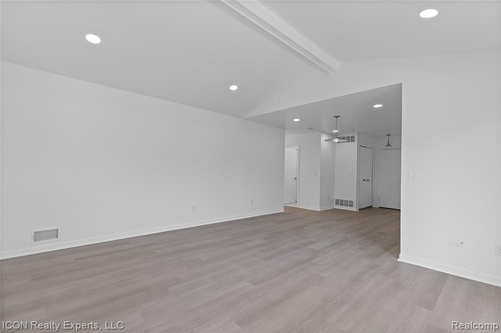 6614 Embers Court, West Bloomfield, MI — Photo 10