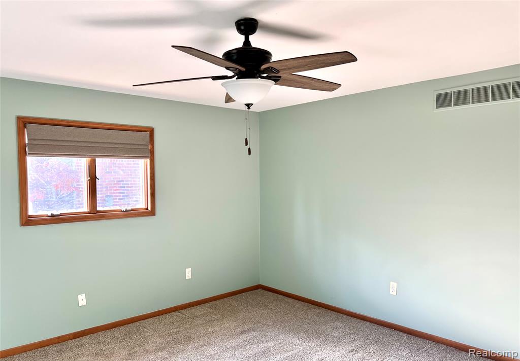 39852 Southpointe Avenue, Harrison Township, MI — Photo 5