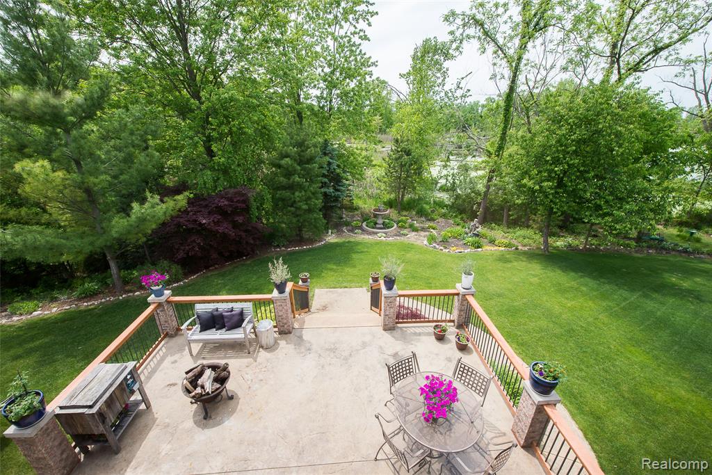 58721 Carriage Lane, South Lyon, MI 48178 — Photo 2
