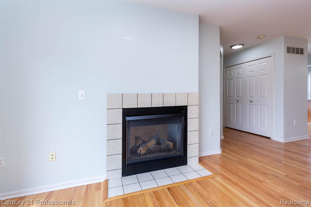 798 SANDALWOOD Drive, Troy, MI 48085 — Photo 12