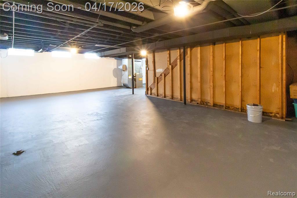 845 Longfellow Drive, Troy, MI 48085 — Photo 35