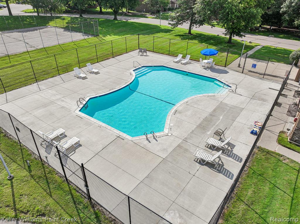 19610 Raleigh Circle N, Southfield, MI 48076 — Photo 36
