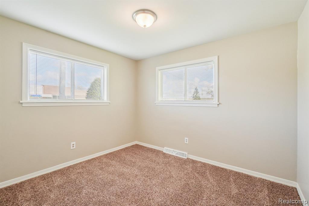 4994 N Michigan Avenue, Saginaw, MI 48604 — Photo 12