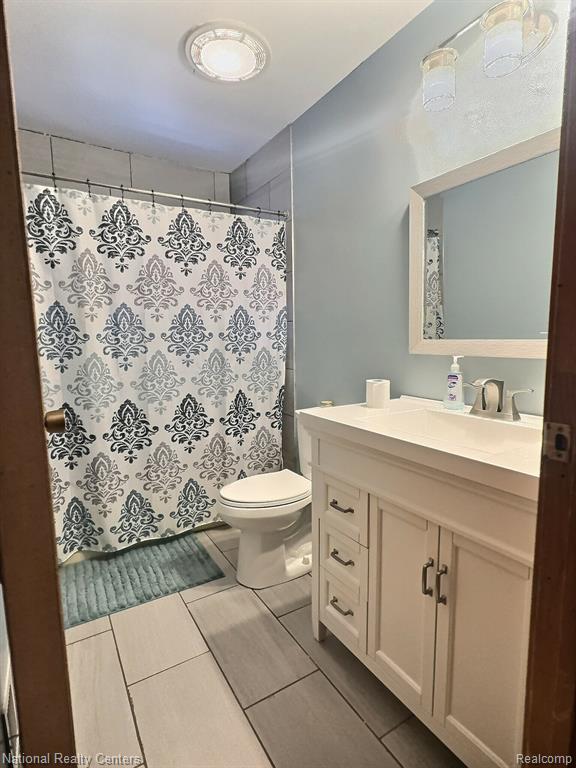 5611 Blackmoor Street, Commerce Twp, MI 48382 — Photo 9