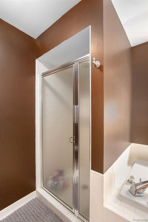 5200 BRIDGE Trail W, Commerce Twp, MI 48382 — Photo 22