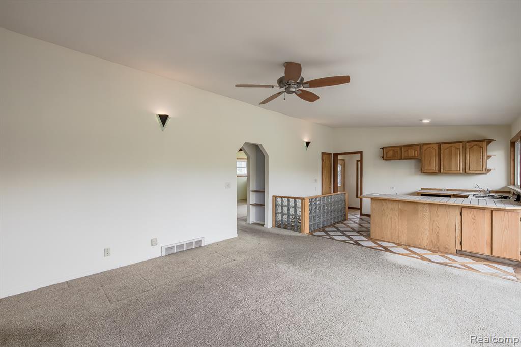 9634 Bonnie Briar Street, White Lake, MI — Photo 12