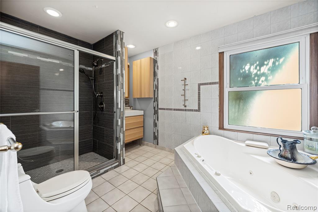 42195 Kouza Court, Belleville, MI 48111 — Photo 12