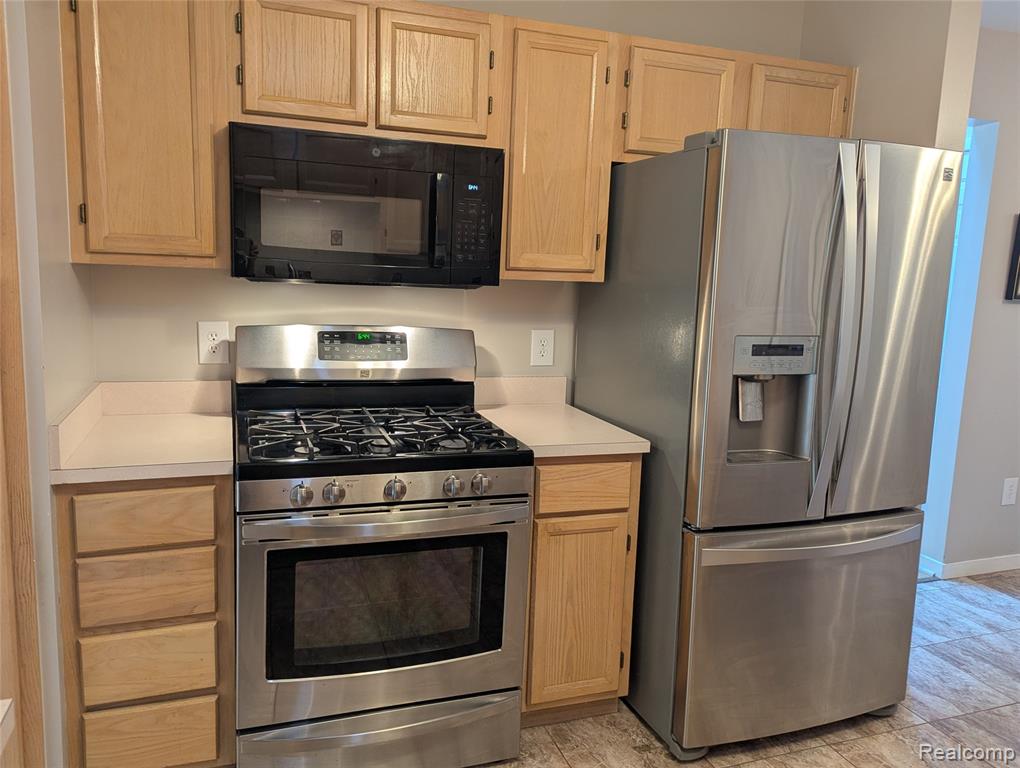 9327 Eastwind Drive, Livonia, MI 48150 — Photo 13