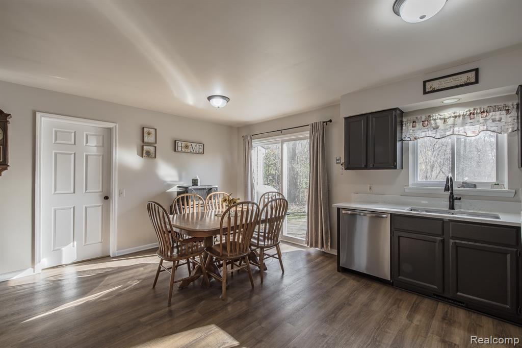 4771 Fiddle Avenue, Waterford, MI 48328 — Photo 8