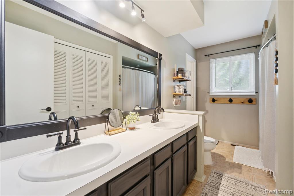 7031 Cleon Drive, Swartz Creek, MI 48473 — Photo 22