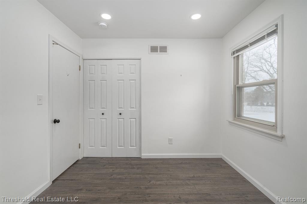 5595 Old Orchard Trail, Orchard Lake Village, MI 48324 — Photo 32