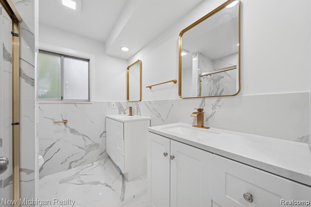 5232 Dickson Drive, Sterling Heights, MI 48310 — Photo 20