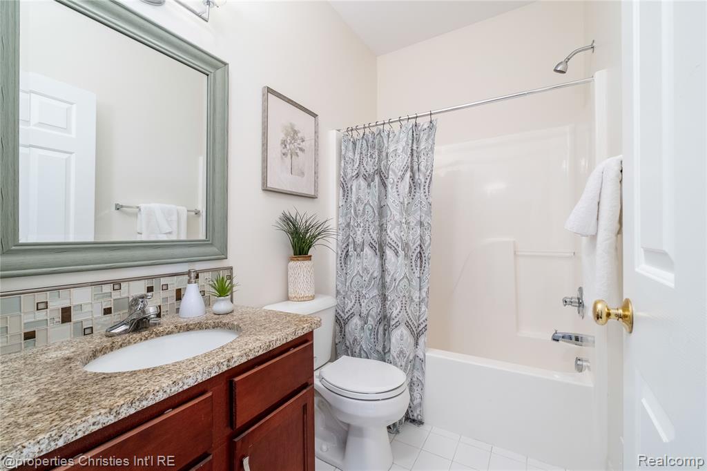 25558 Portico Lane, Novi, MI — Photo 20