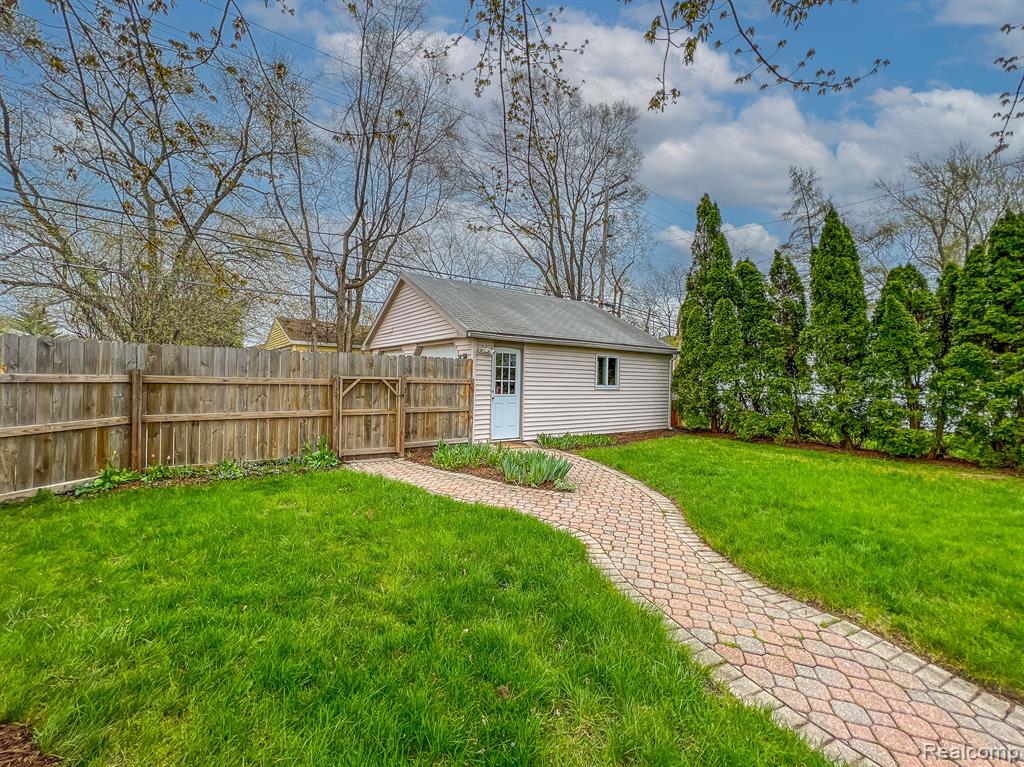 4526 TONAWANDA Avenue, Royal Oak, MI 48073 — Photo 6