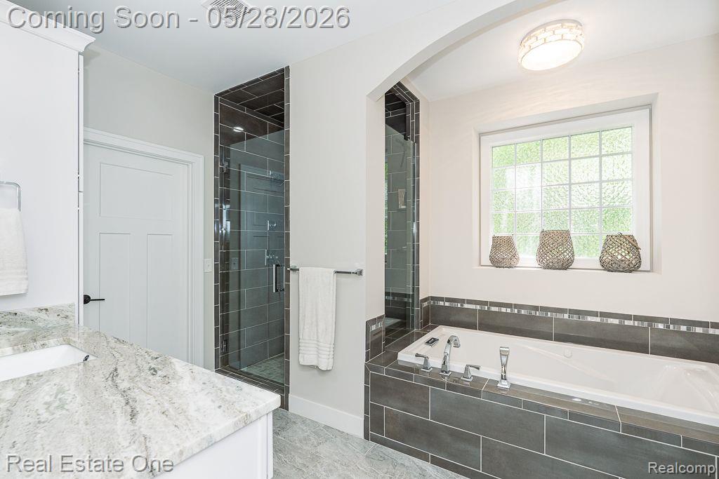 60553 PENNINGTON Way, Rochester, MI 48306 — Photo 16