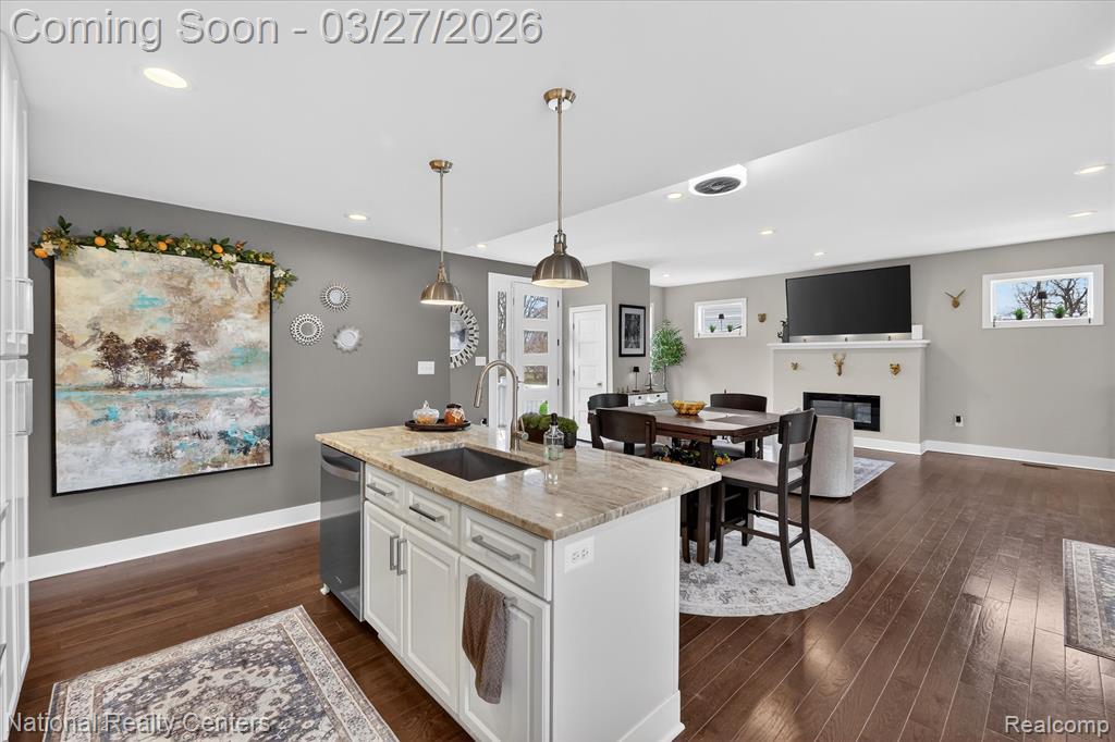 946 Dunreath Street, Wolverine Lake, MI 48390 — Photo 14