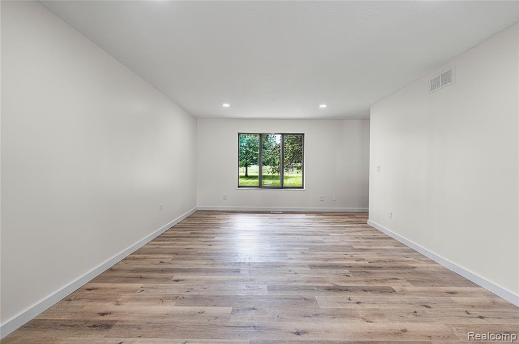 507 Charing Cross Drive, Grand Blanc, MI 48439 — Photo 29
