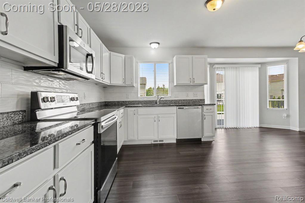 7255 Castell Boulevard, Van Buren, MI 48111 — Photo 6