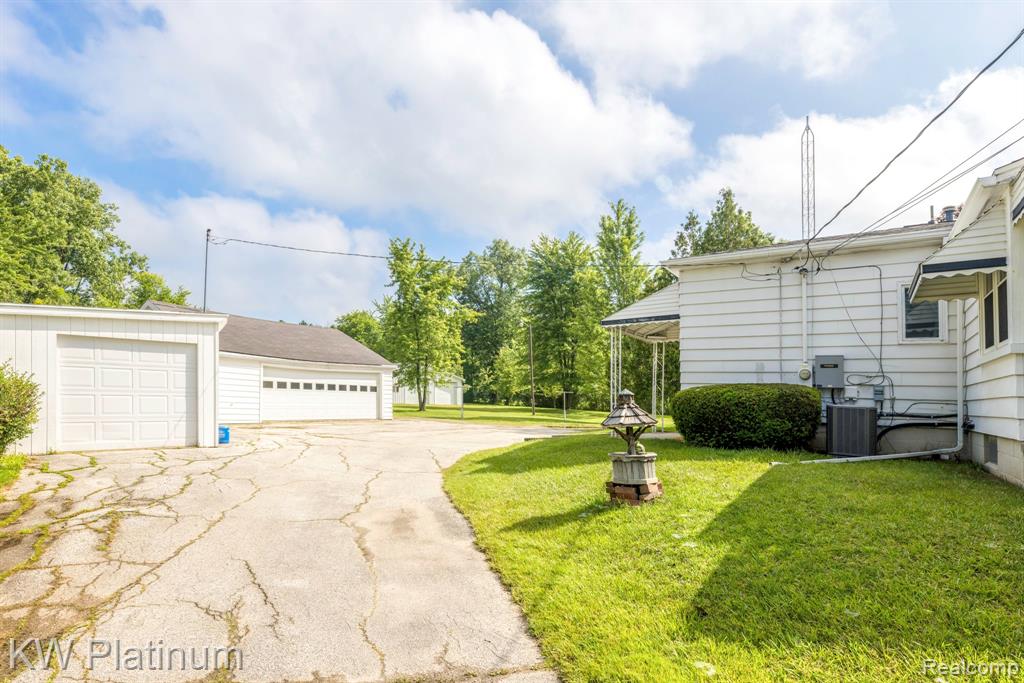 5930 Gratiot Avenue, St. Clair, MI 48079 — Photo 28