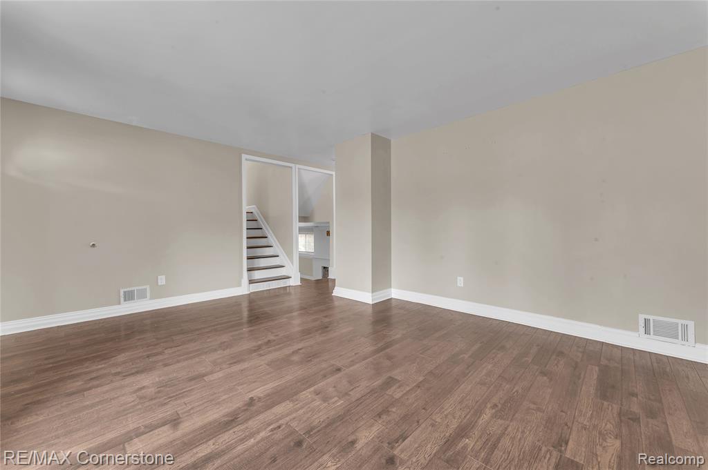 6797 Chirrewa Street, Westland, MI — Photo 5
