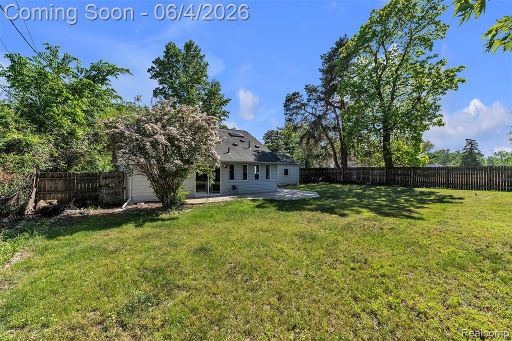 2890 Beland Avenue, Keego Harbor, MI 48320 — Photo 36