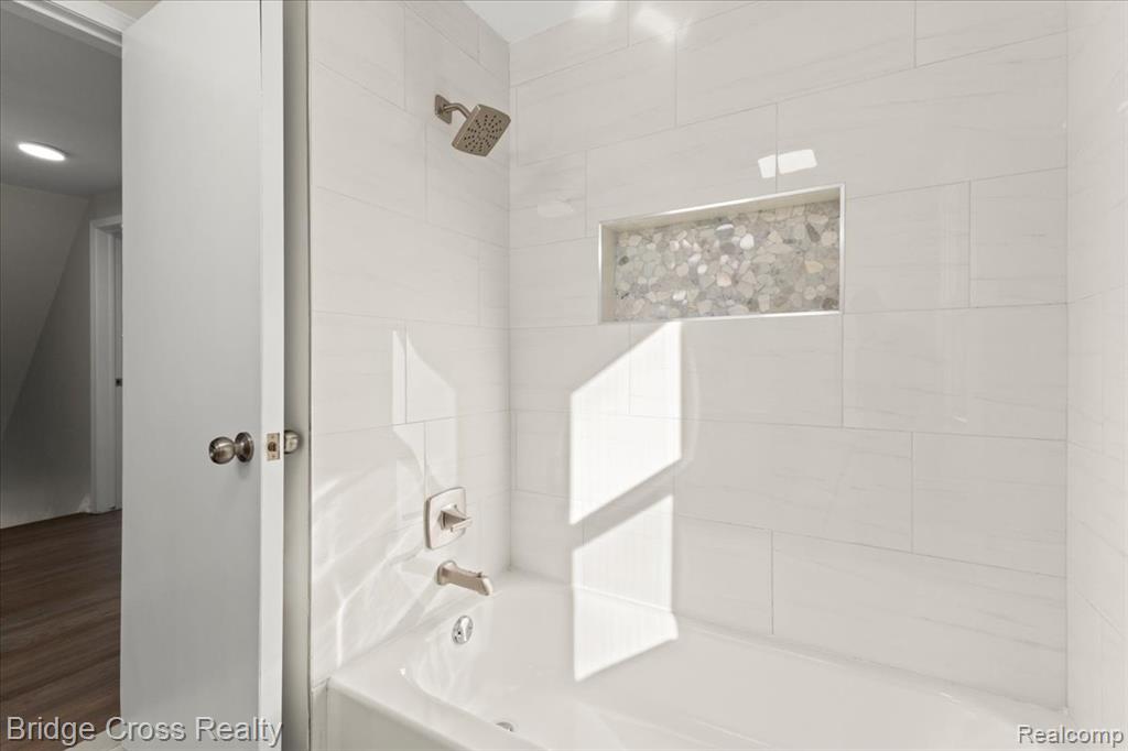 17537 Roseland Boulevard, Lathrup Village, MI 48076 — Photo 27