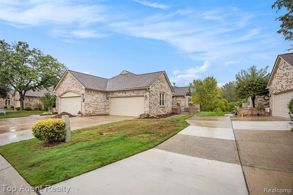 43378 Riverbend Boulevard, Clinton Twp, MI 48038 — Photo 3