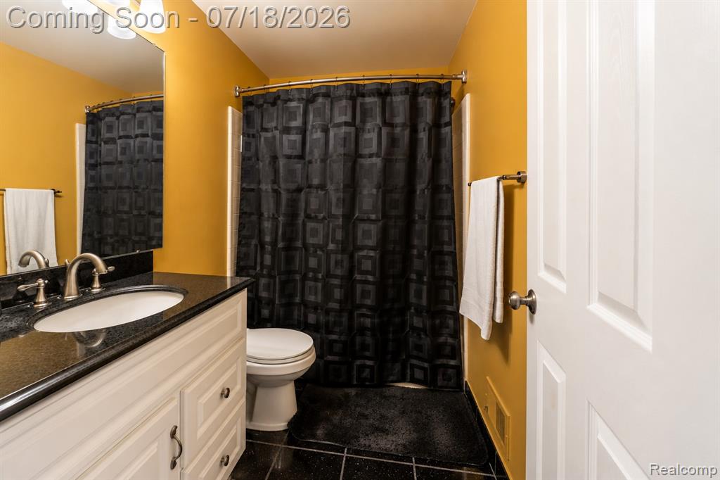 7482 Sheffield, West Bloomfield, MI — Photo 21