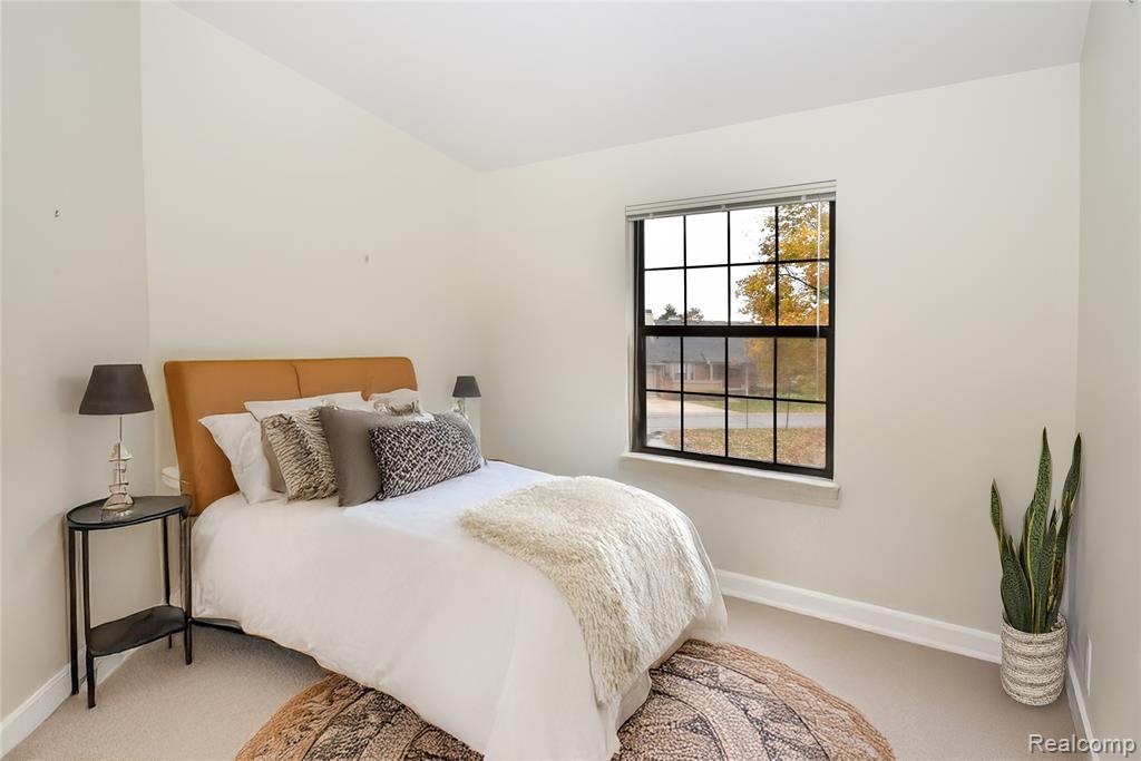 7296 Green Farm Road, West Bloomfield, MI — Photo 21