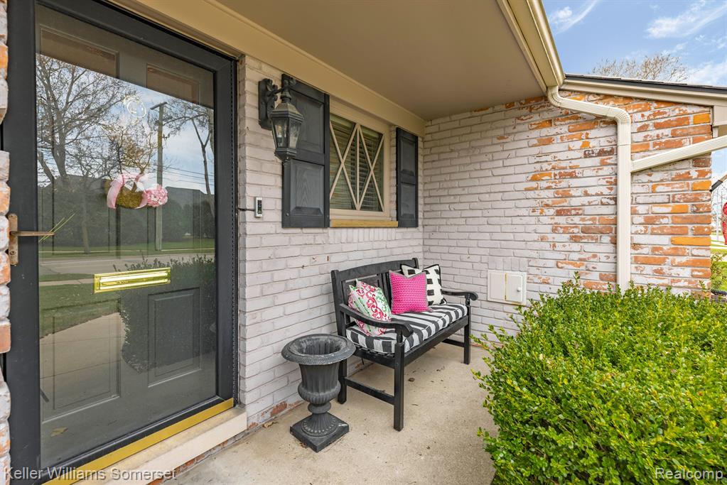 839 COOK Road, Grosse Pointe Woods, MI 48236 — Photo 5