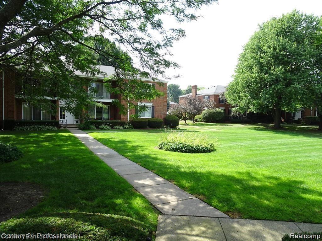 616 E Fox Hills Drive, Bloomfield Hills, MI 48304 — Photo 20
