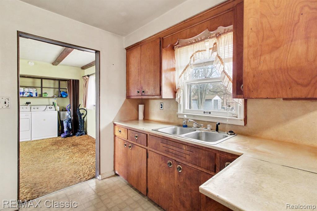 1076 Benstein Road, Commerce Twp, MI 48390 — Photo 10