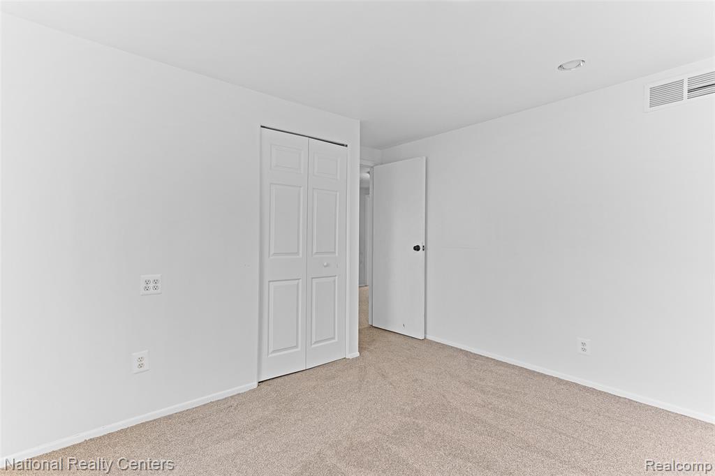 4817 Faircourt Drive, West Bloomfield, MI — Photo 36
