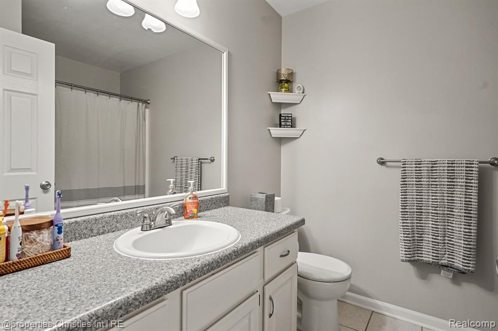 921 River Valley Drive, Lake Orion, MI 48362 — Photo 29