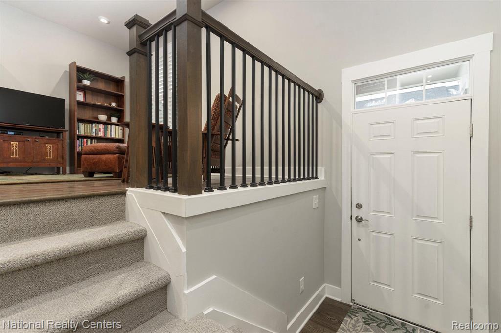 211 Sydney Court, Plymouth, MI 48170 — Photo 8
