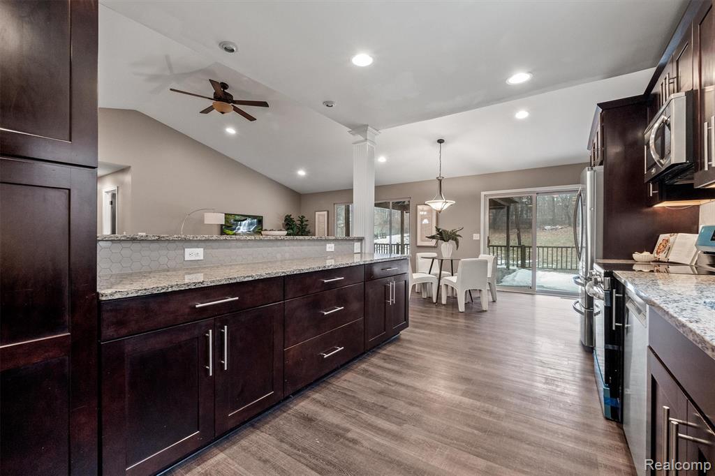 920 W Davison Lake Road, Oxford, MI 48371 — Photo 12
