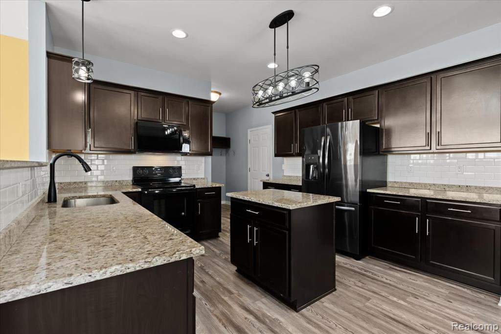 2226 Wood Lane, Howell, MI 48843 — Photo 10