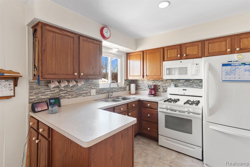 76 W BRAMAN Avenue, Milan, MI 48160 — Photo 7