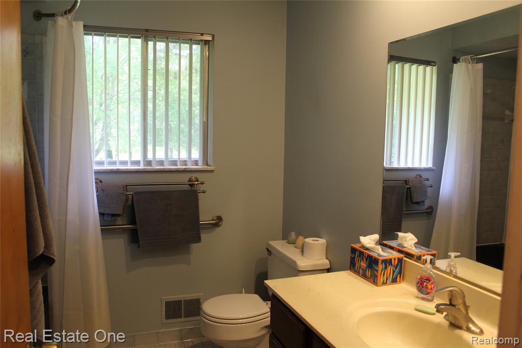 1425 N Alstott Drive, Howell, MI 48843 — Photo 13