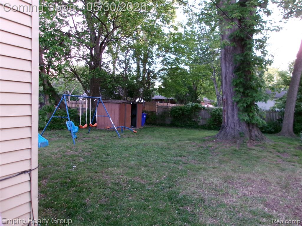 7507 W Parkway Street, Redford, MI 48239 — Photo 3