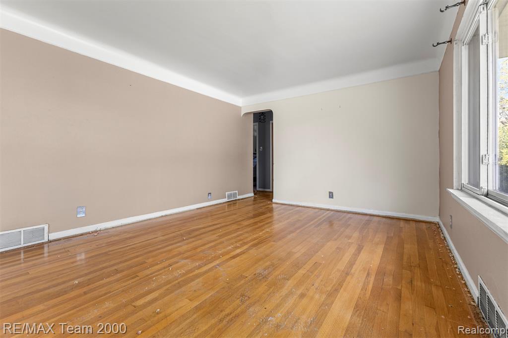 22101 Church Street, Oak Park, MI 48237 — Photo 16