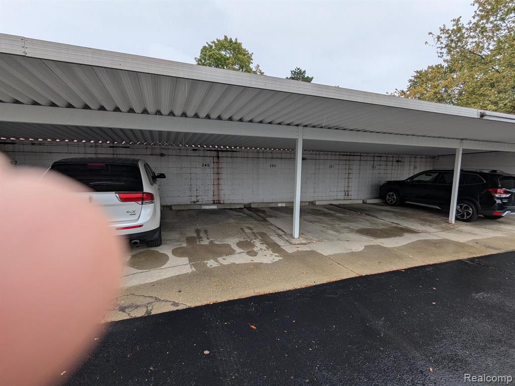 454 N Fox Hills Drive, A-8, Bloomfield, MI 48304 — Photo 18