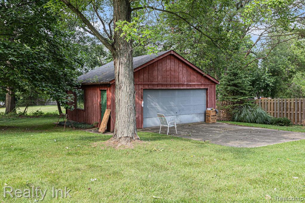 204 W LAFAYETTE Street, Milford, MI 48381 — Photo 11