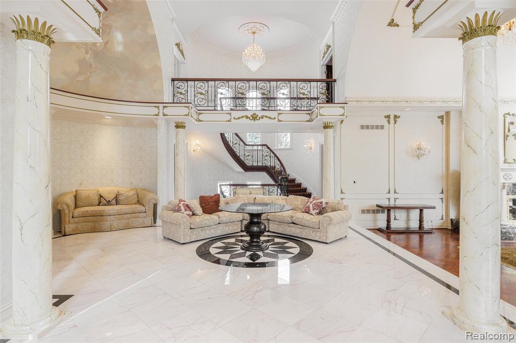 5165 Abbey Road, Rochester, MI, 48306