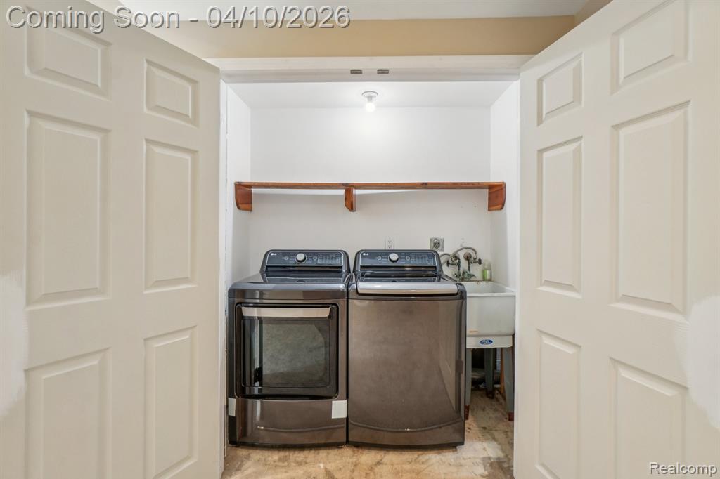 8933 Minne Wanna Road, Clarkston, MI 48348 — Photo 30