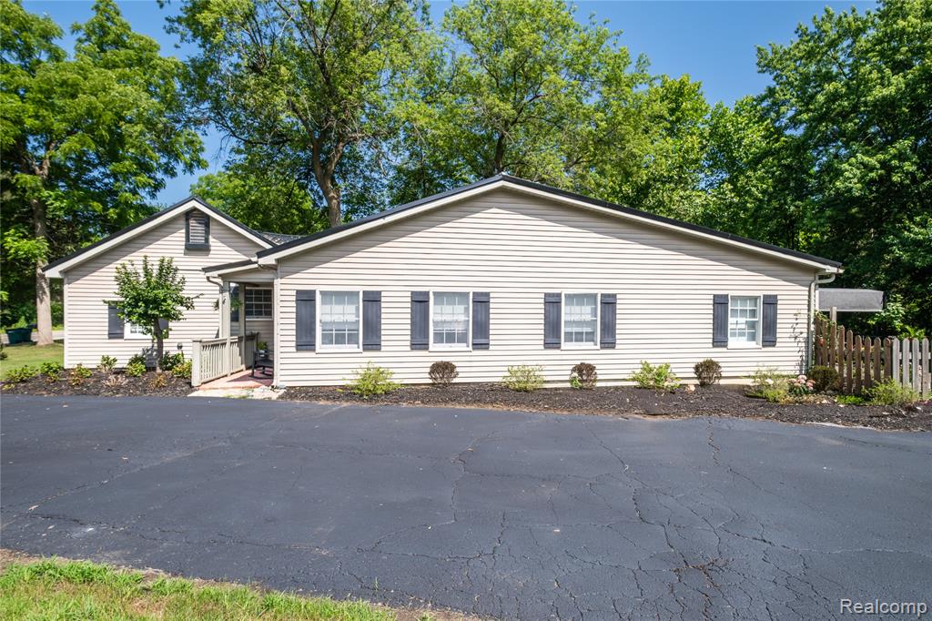 308 N Seymour Road, Flushing, MI 48433 — Photo 26