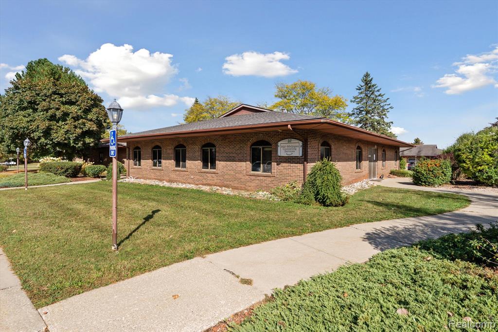 1117 Villa Linde Court, Flint, MI 48532 — Photo 4