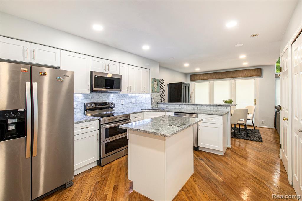 5204 Royal Vale Lane, Dearborn, MI 48126 — Photo 10