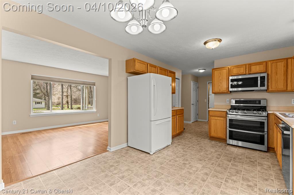 7545 Herbst Road, Brighton, MI 48114 — Photo 8